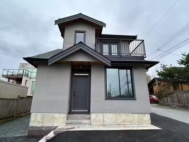 House for rent in Vancouver, Vancouver West, Laneway house 351.