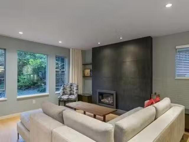 House for rent in Vancouver, Vancouver West, Main 4533 W 16th.