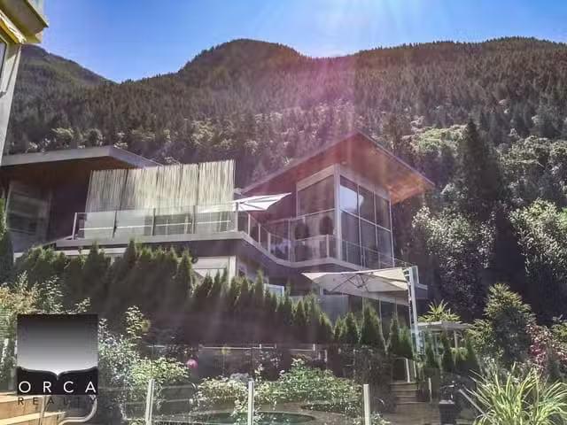 House for rent in West Vancouver, West Vancouver, 8480 Citrus.