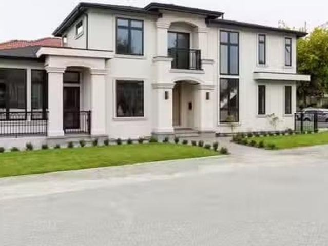 House for rent in Burnaby, Burnaby North, 811 Madison Avenue.