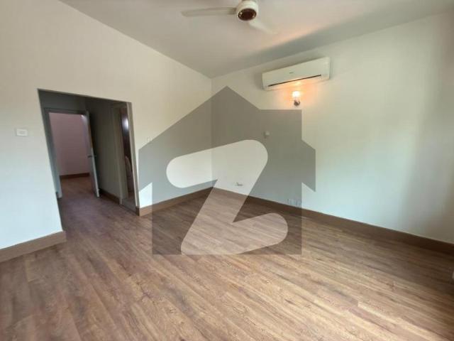 House for rent in f8 f 8