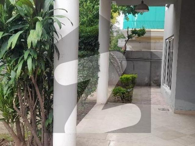 House For Rent In F 10/2