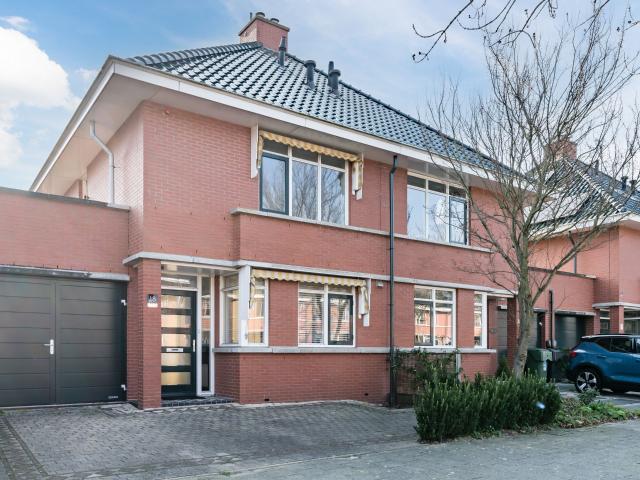 house for rent in Middelgeestlaan 18 2251RZ Voorschoten Starrenburg Voorschoten