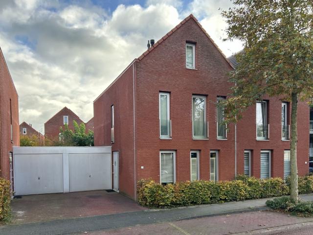 house for rent in Ommershofselaan 23 6881RS Rheden Velp Noord boven spoorlijn Velp GE
