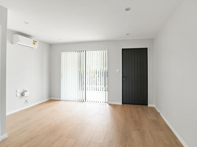 House for Rent Modern, low maintenance living in the heart of Mangere Bridge!