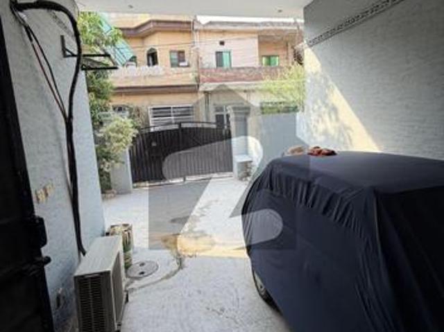 House for rent near canal for silent office whare house or family johar town