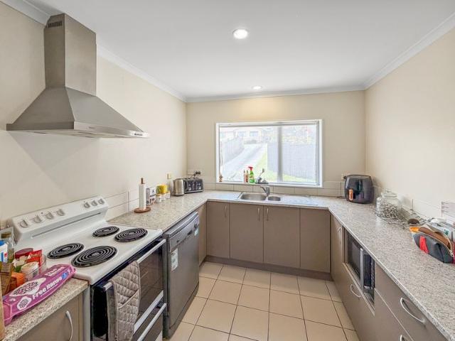 House for Rent Spacious 4 bedroom home with double garage & outdoor living!