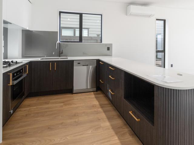House for Rent Spacious 5 bedroom family home in Karaka!