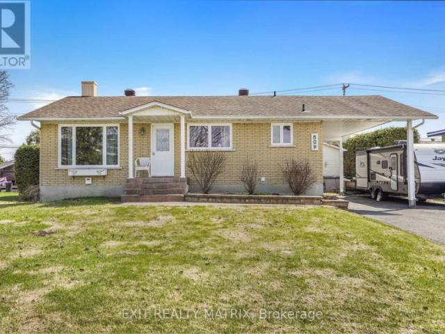 House Hawkesbury ON 101688226