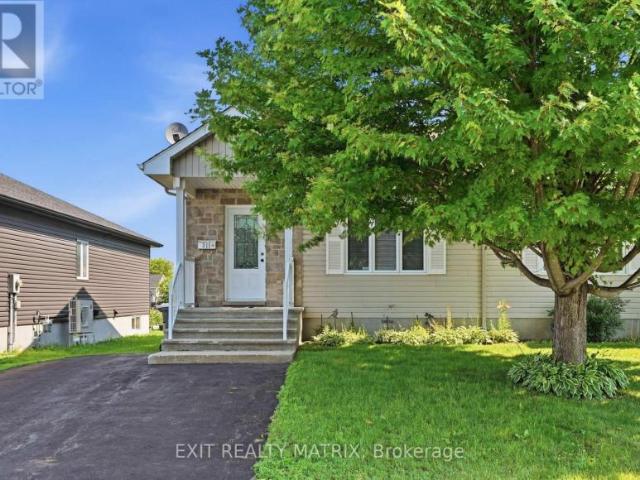 House Hawkesbury ON 103798593