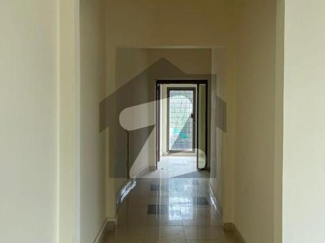 House Ideal For NGO / IT / Corporate Use Gulberg 3