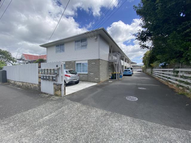 house in 5/44 Whites Line West, Woburn, Lower Hutt