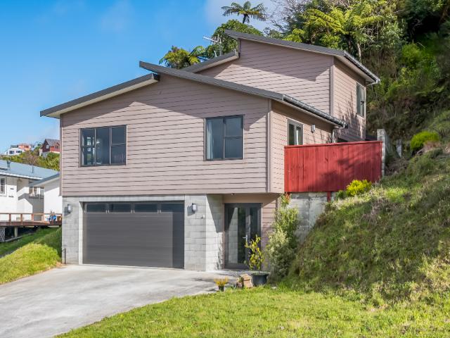house in 6 Picasso Grove, Belmont, Lower Hutt