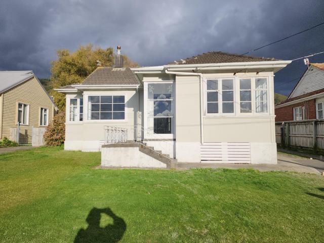 house in 7 Collett Street, Naenae, Lower Hutt
