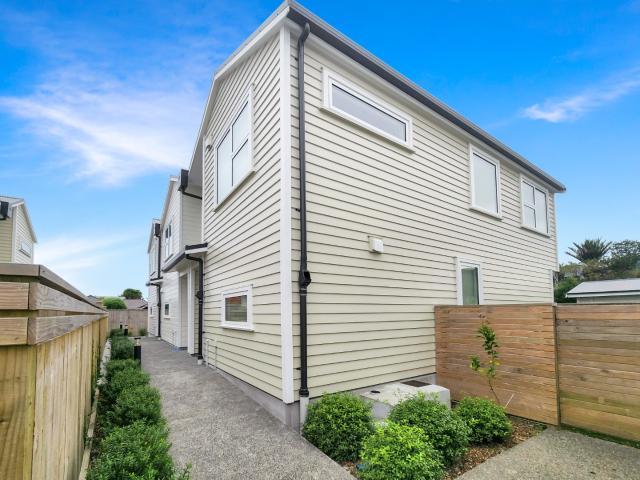 house in 11/55 Britannia Street, Petone, Lower Hutt