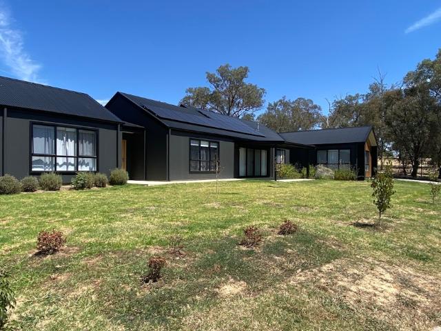 house in 15 Damson Court