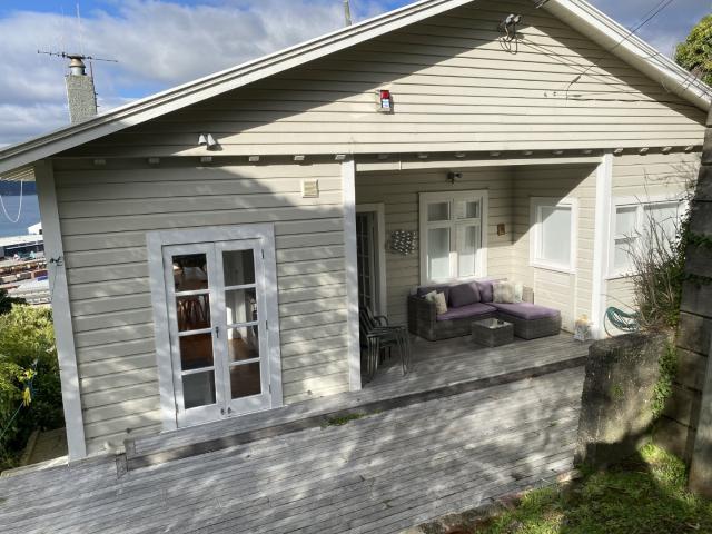 house in 16 Grosvenor Terrace, Thorndon, Wellington City