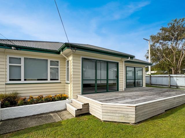 house in 19 Field Street, Silverstream, Upper Hutt