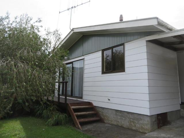 house in 1 Jasper Grove, Birchville, Upper Hutt