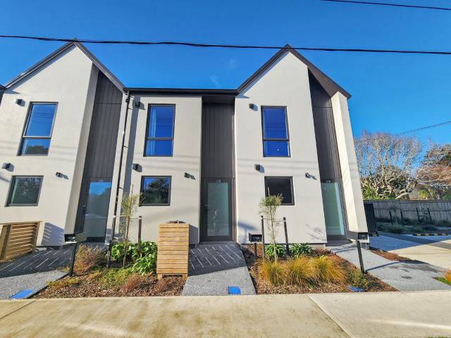 house in 2/130 Cambridge Terrace, Fairfield, Lower Hutt