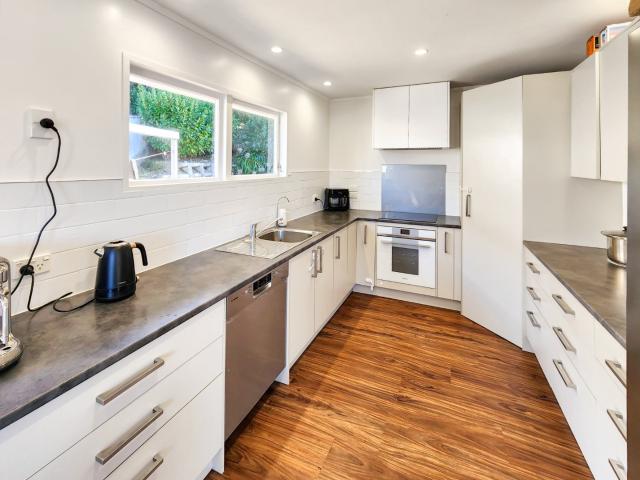 house in 21 Gainsborough Grove, Belmont, Lower Hutt