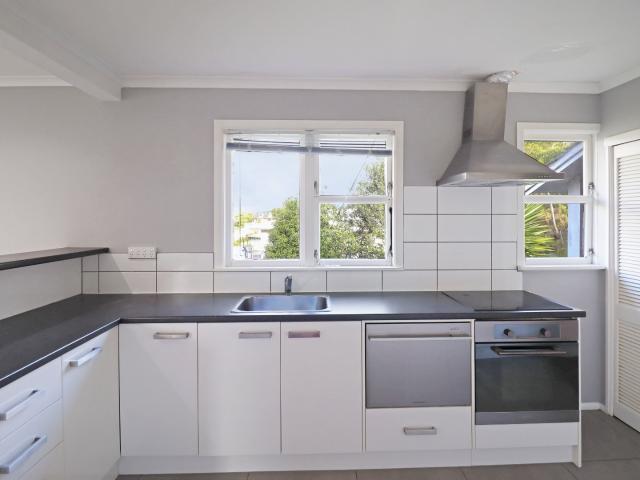 house in 33 Victory Crescent, Tawa, Porirua