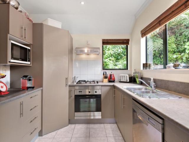 house in 30 Futuna Close, Karori, Wellington City