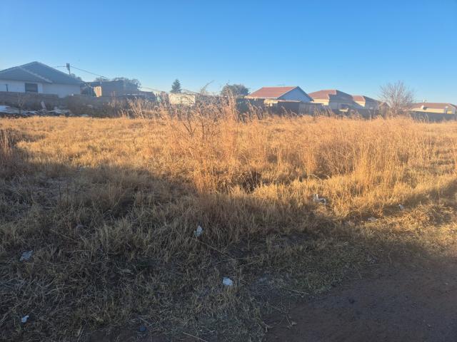 House in Unitas Park For Sale