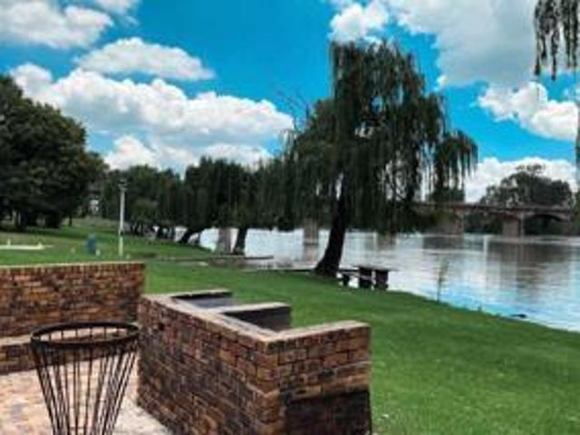 House in Vanderbijlpark South East 4