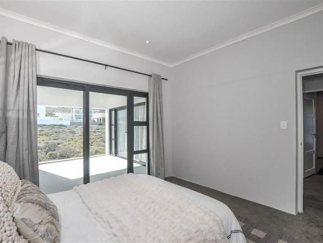 House in Yzerfontein For Sale