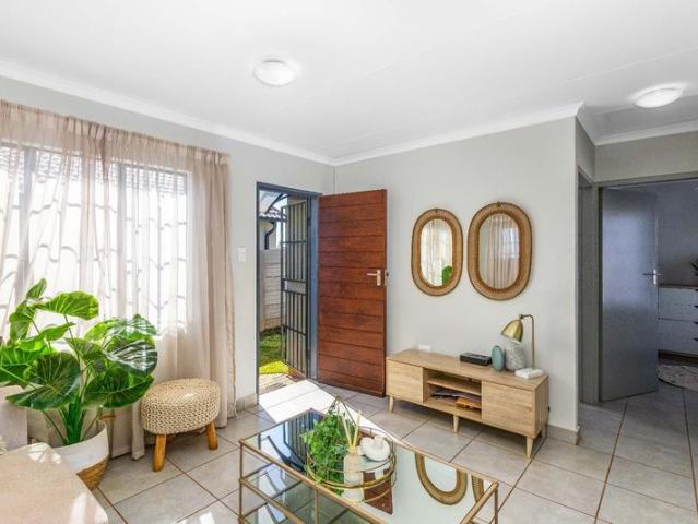 House in Albertsdal For Sale