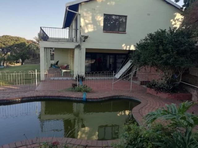 House in Athlone Park For Sale