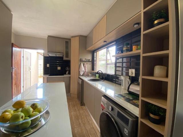 House in Bendor For Sale