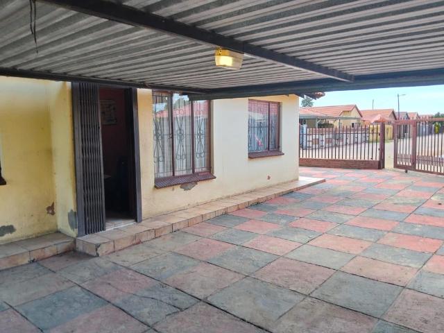 House in Boitekong For Sale