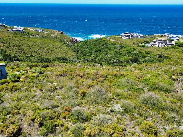 House in Breakwater Bay Eco Estate