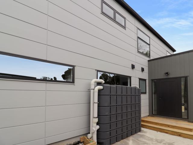 house in C/137 Whites Line East, Waiwhetu, Lower Hutt