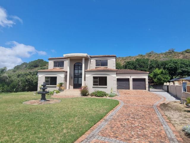 House in Cola Beach