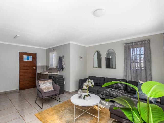 House in Eden Park For Sale