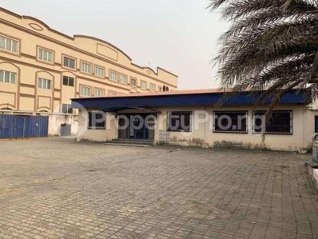 Buy Bungalow With A Warehouse On 2,211sqm in Ikeja GRA, Ikeja Lagos 4LKQS | PropertyPro Nigeria