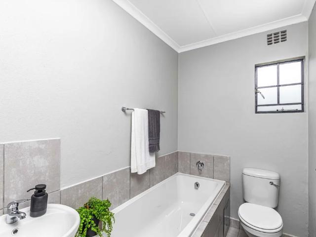 House in Kilner Park For Sale