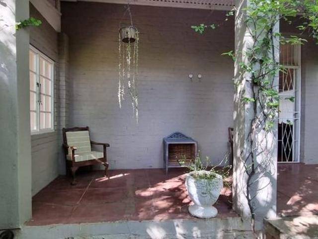 House in Memorial Road Area For Sale