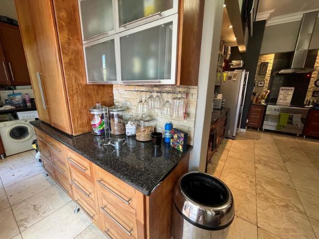 House in Memorial Road Area For Sale