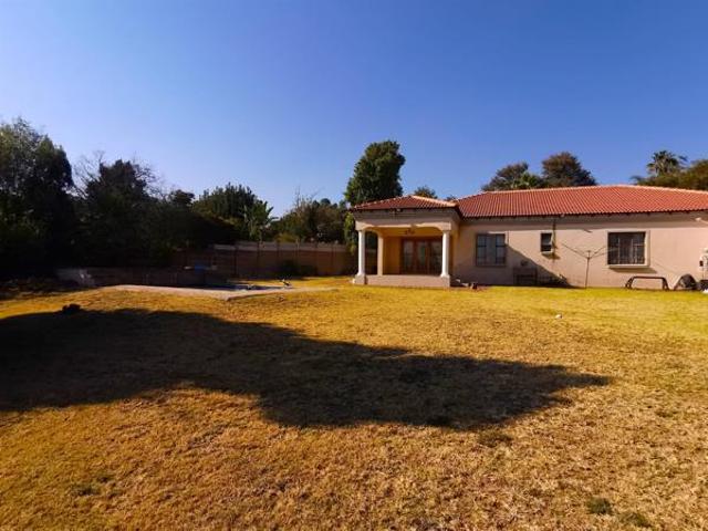 House in Rooihuiskraal North