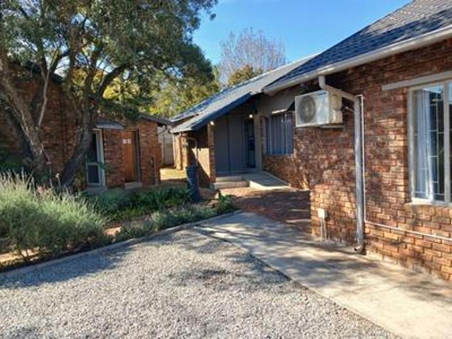 House in Rooihuiskraal