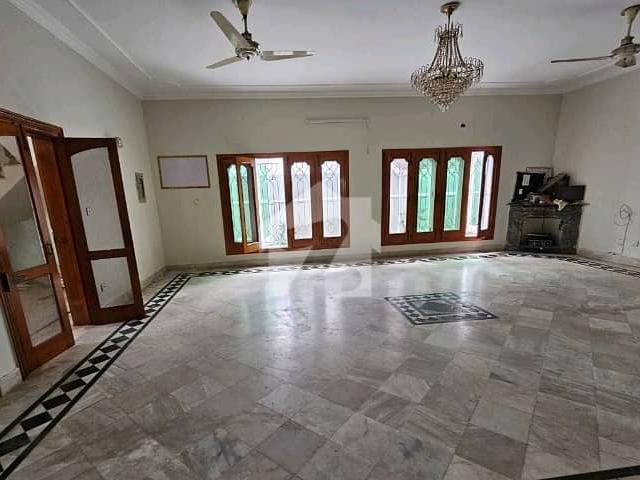 House Is Available For Sale In F 11/2