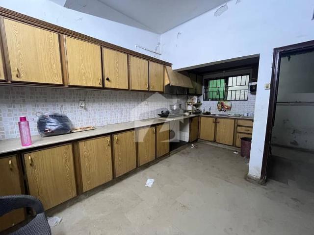 House Is Avialble For Sale In Gulshan Block 5