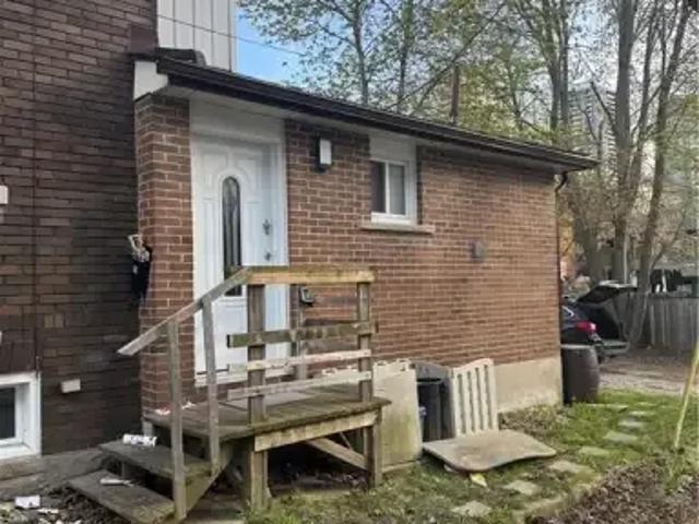 House Kitchener ON 103322708