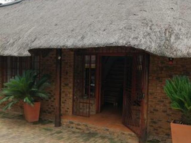 House Little Falls Gauteng LS67606670