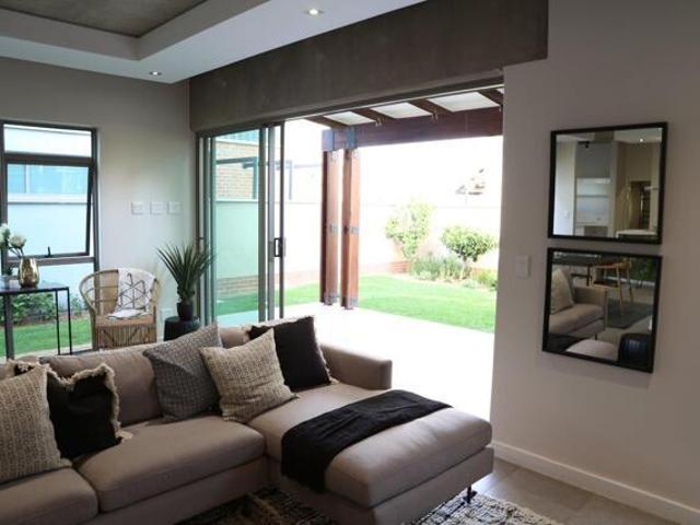 House Midrand Gauteng LS67606512