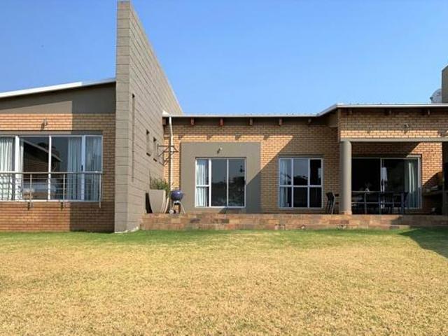 House Midstream Estate Gauteng LS67605300